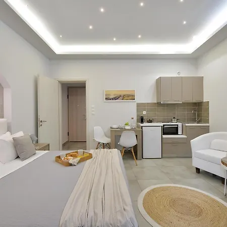Alekos 2 Netflix, Self Check-in Apartment